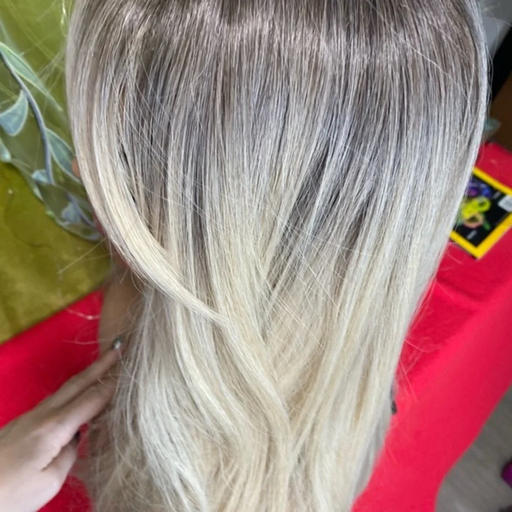 platinum blonde wig with roots